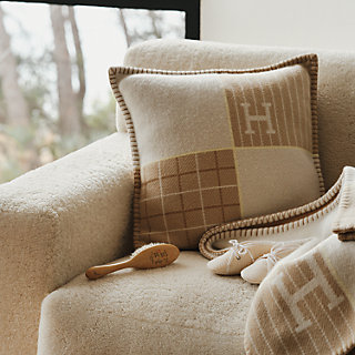 Avalon Cabriole pillow | Hermès Mainland China